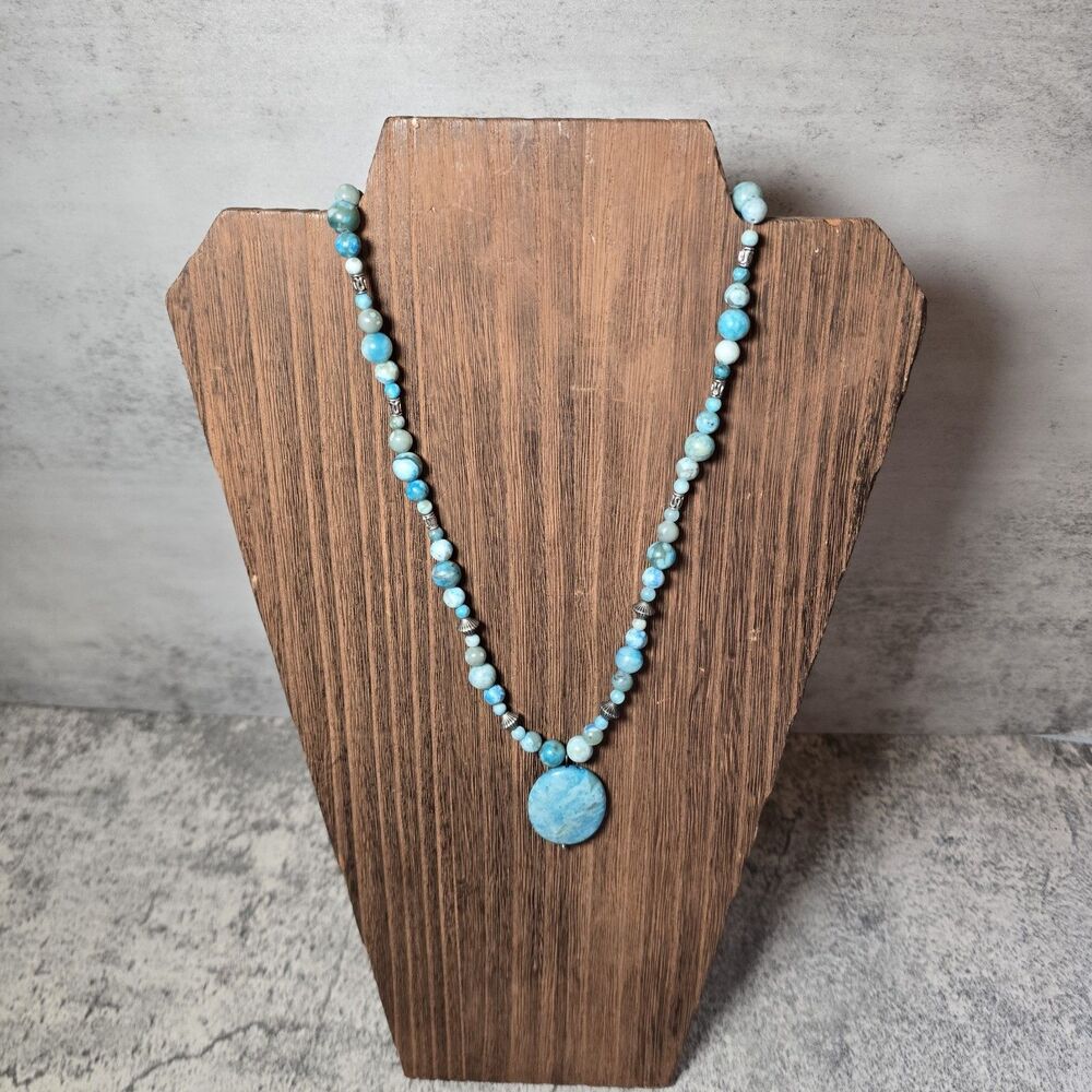 Blue and Gray Crazy Lace Oval Agate Pendant Necklace with Turquoise Beads 12"